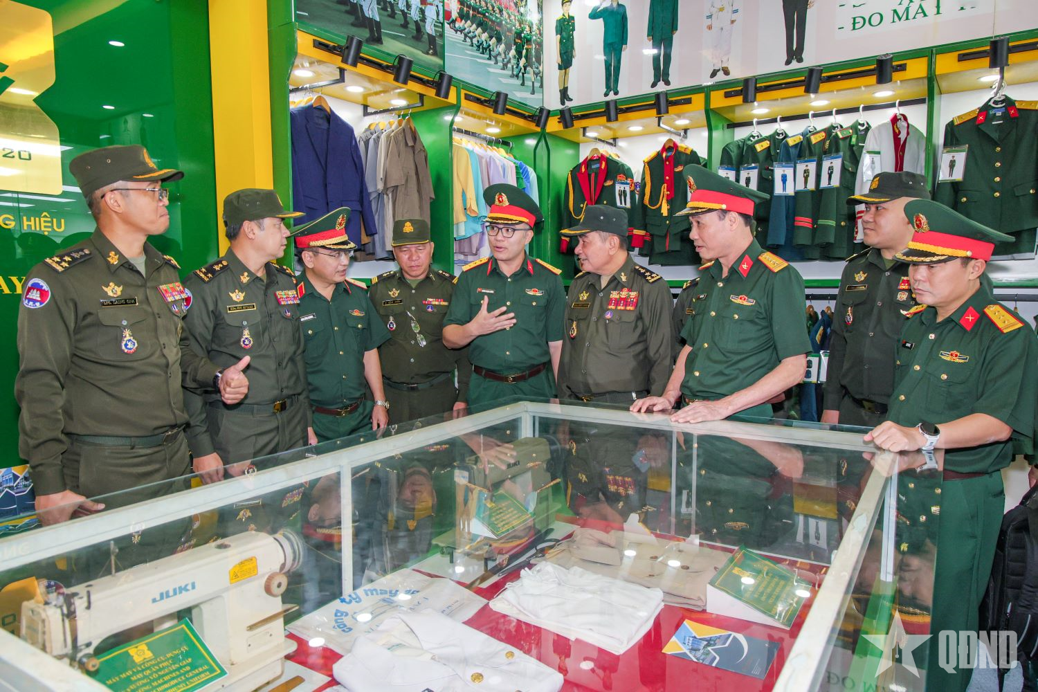 Đoàn đại biểu Bộ Quốc phòng Campuchia thăm, làm việc tại các doanh nghiệp thuộc Tổng cục Hậu cần - Kỹ thuật